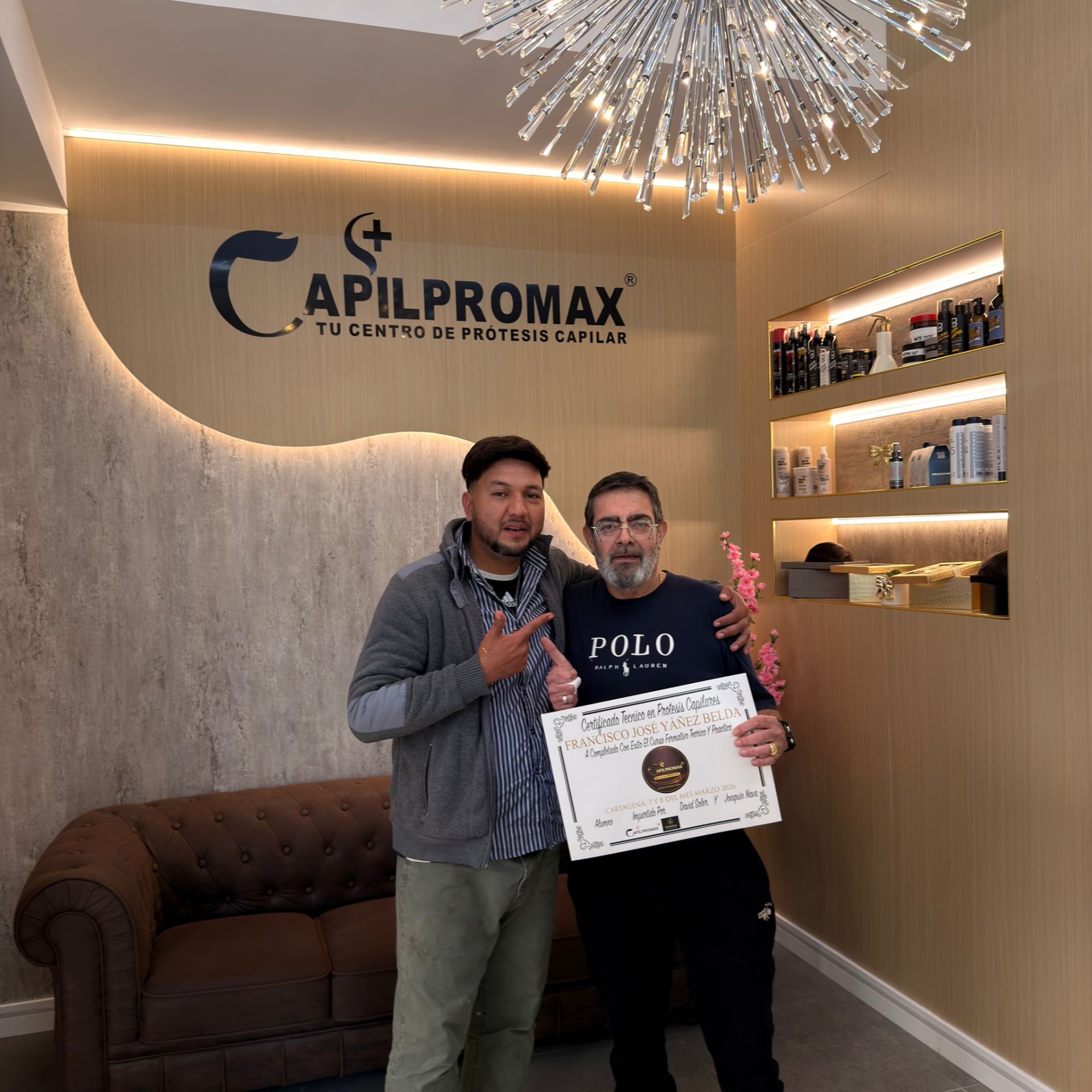 Próximamente Alexya peluqueros y Capilpromax juntos .para ofrecerte lo mejor en prótesis capilares y tricologia capilar en Fortuna y alrededores servicio exclusivo y con sala privada para ofrecerte el servicio y información